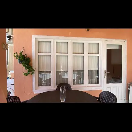 Piso Centro Апартаменти Фуенхірола